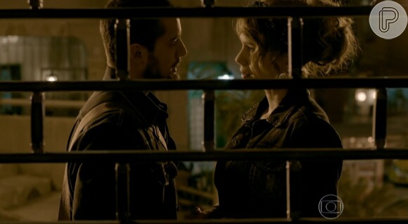 'Império': Vicente (Rafael Cardoso) pediu um beijo de amigo para Cristina (Leandra Leal)