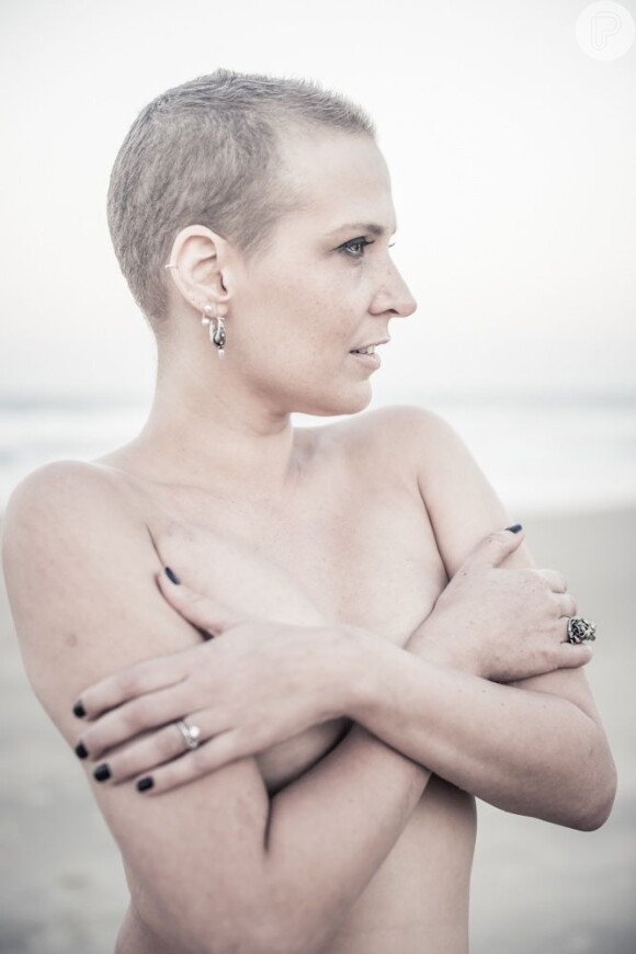 Flávia Flores enfrentou um câncer de mama em 2012 e se curou