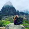 Grazi Massafera curte viagem para Macchu Picchu, no Peru, durante férias da TV