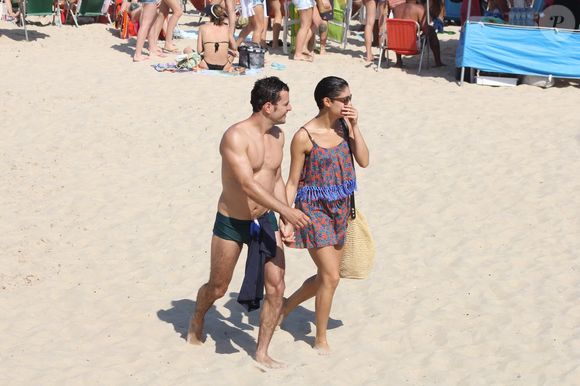 Sophie Charlotte e Daniel de Oliveira foram juntos à praia do Leblon, na Zona Sul do Rio de Janeiro, na tarde deste sábado, 23 de agosto de 2014