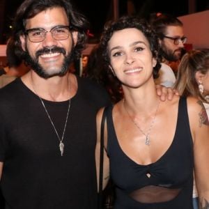 Papai de novo! Juliano Cazarré anuncia 3ª gravidez da mulher, Leticia, em postagem no sábado, dia 20 de outubro de 2018