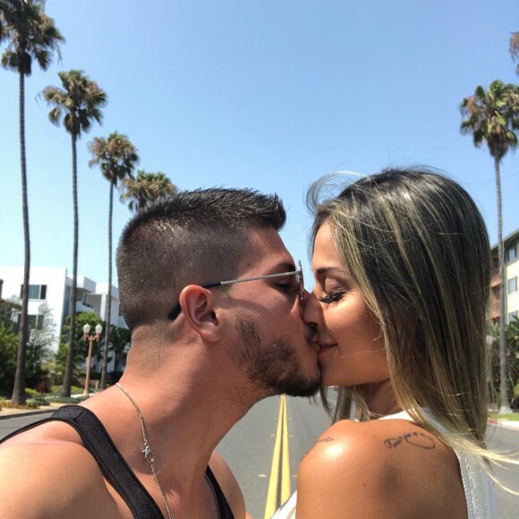 Mayra Cardi e Arthur Aguiar ficaram mais unidos com a espera por Sophia: 'Acabamos parando nossas vidas para esperá-la'