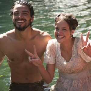 Em Fernando de Noronha, Agatha Moreira postou uma foto com Rodrigo Simas neste domingo, 21 de outubro de 2018. Veja abaixo!