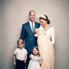Príncipe William e Kate Middleton também são pais de Louis, de 6 meses