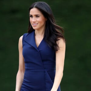 Meghan Markle também usou produções de um único tom no vestido e no sapato