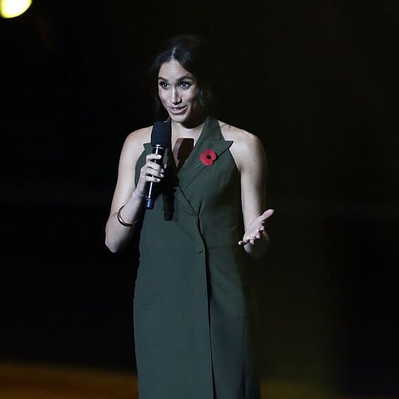 O tom verde também apareceu no vestido Antonio Berardi 