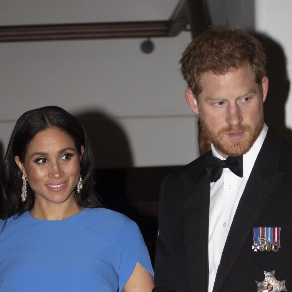 Meghan Markle escolheu outro tom de azul para um evento oficial em Fiji