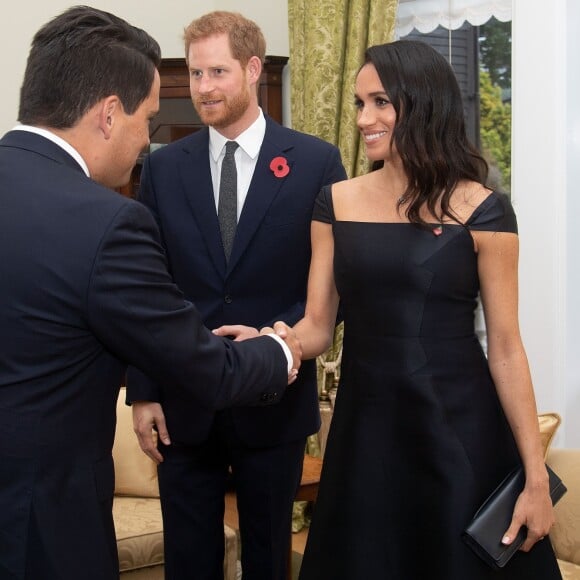 Meghan Markle escolheu um modelo Gabriela Hearst com quê vintage para compromisso no qual discursou sobre feminismo na Nova Zelândia 