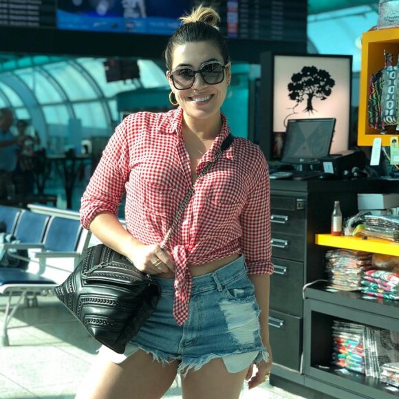 Exibindo o corpo mais magro, Naiara Azevedo optou por uma reeducação alimentar