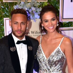 Bruna Marquezine e Neymar ganham torcida de Simone por reconciliação, em 25 de outubro de 2018