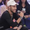 Neymar soltou a voz em show de Thiaguinho com amigos em Paris