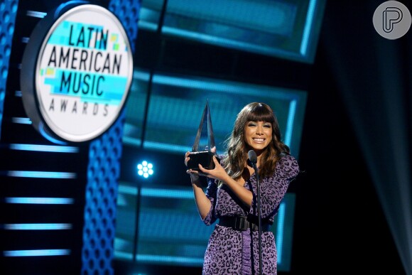 Anitta ganha prêmio por clipe 'Medicina' no Latin AMAs 2018: 'Muito surpresa'
