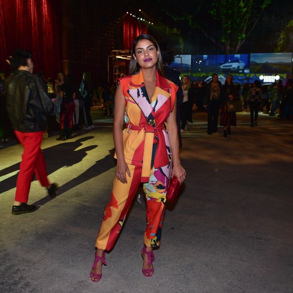 Munik Nunes, campeã do 'BBB16', confere desfile da Apartamento 03 no quarto dia de SPFW, nesta quinta-feira, 25 de outubro de 2018