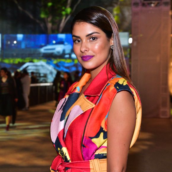 Munik Nunes, campeã do 'BBB16', confere desfile da Apartamento 03 no quarto dia de SPFW, nesta quinta-feira, 25 de outubro de 2018