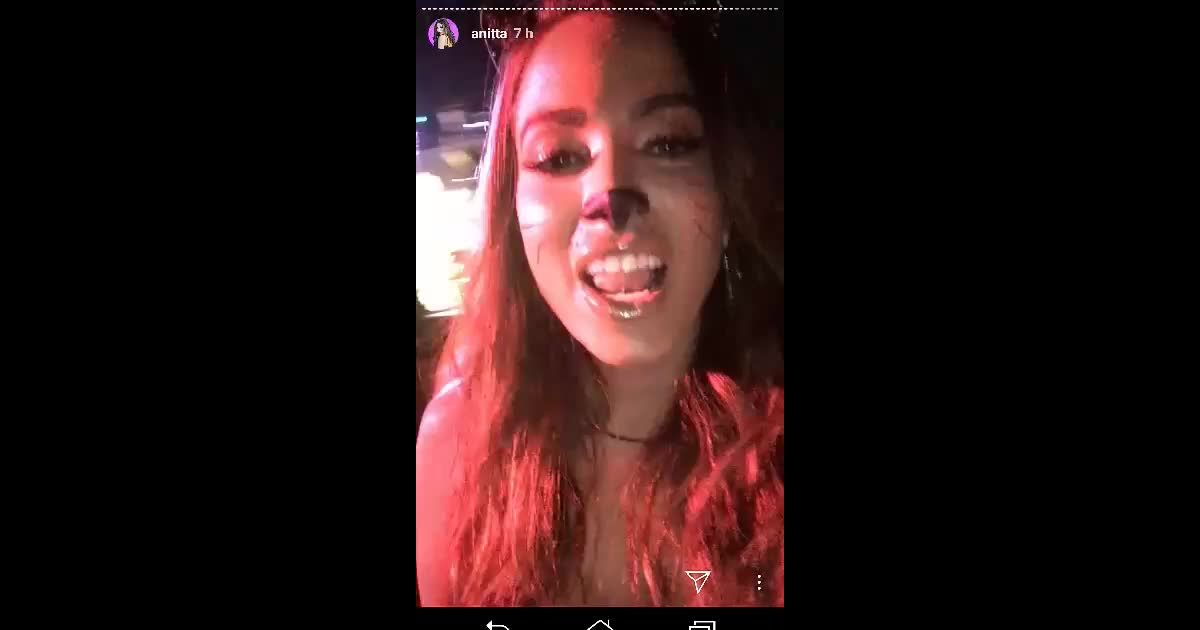 Anitta curte festa de Halloween em Los Angeles - Purepeople