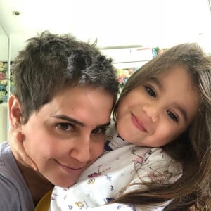 Deborah Secco foi comparada a Pedrinho, do 'Sítio do Picapau Amarelo', por Maria Flor após cortar o cabelo