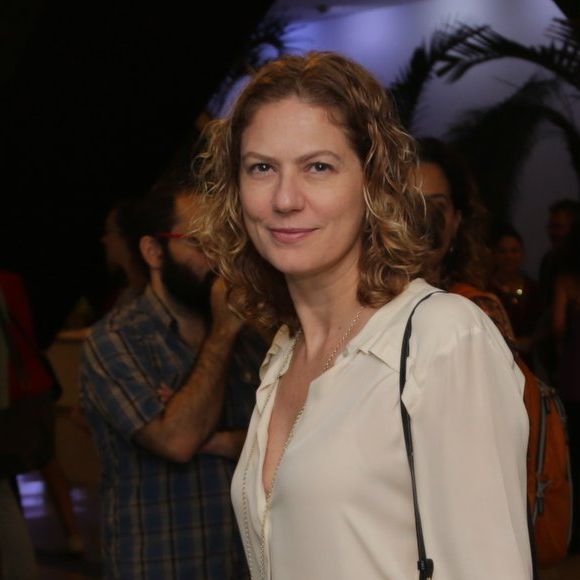 Patrícia Pillar estava no grupo de atores que discutiu política no Largo do Machado