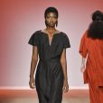 Vestidos pretos do SPFW. Super minimalista, de Helena Pontes