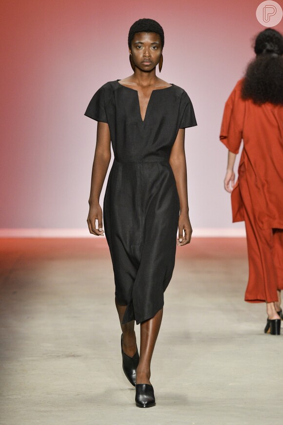 Vestidos pretos do SPFW. Super minimalista, de Helena Pontes