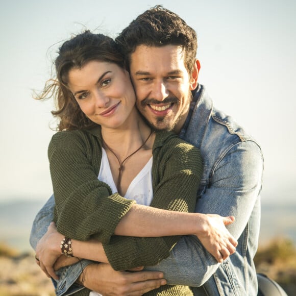 Isabel (Alinne Moraes) vai discutir com Alain (João Vicente de Castro) nos próximos capítulos da novela 'Espelho da Vida'