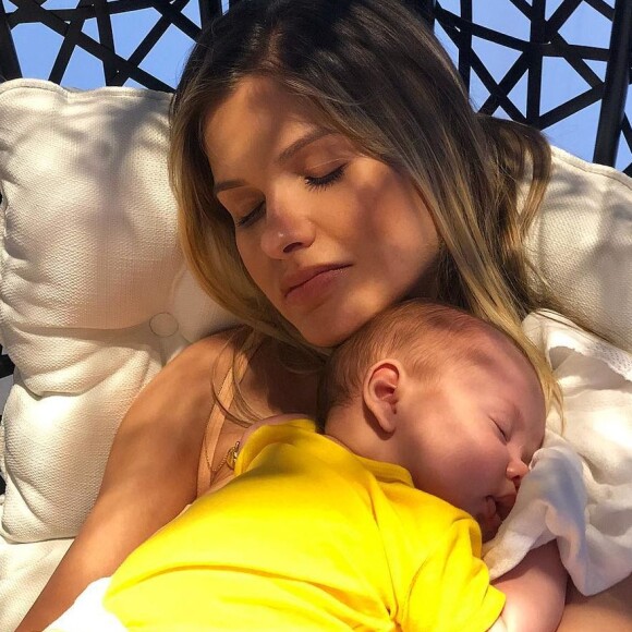 'Às vezes eu preciso me desconectar um pouco para cuidar melhor deles, para estar mais junto deles', afirmou Andressa Suita sobre os filhos e as redes sociais