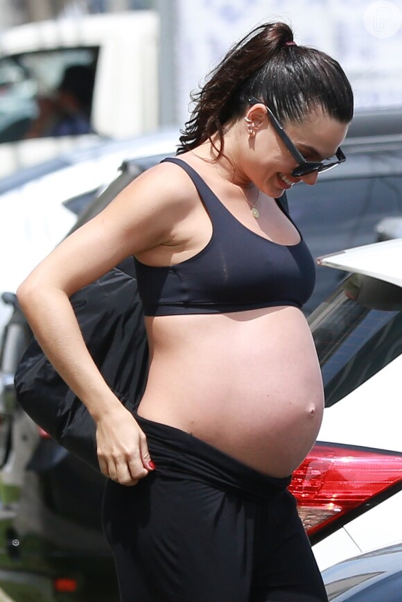 Isis Valverde está gravidez de 9 meses do primeiro filho, Rael