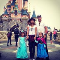 Ronaldo faz passeio em parque da Disney com as filhas e Paula Morais