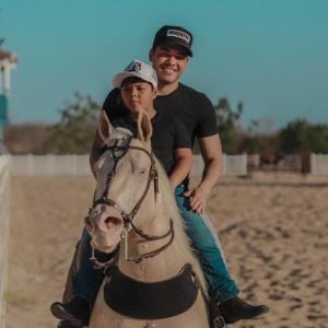 Wesley Safadão passeou a cavalo com filho Yhudy e postou fotos no Instagram nesta segunda-feira, 5 de novembro de 2018