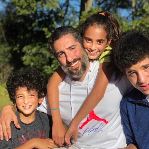 Marcos Mion é pai de Romeo, de 13 anos, Donatella, de 10, e Stefano, de 9