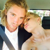 Jesse Helt, amigo sem-teto de Miley Cyrus do VMA, se entrega à polícia