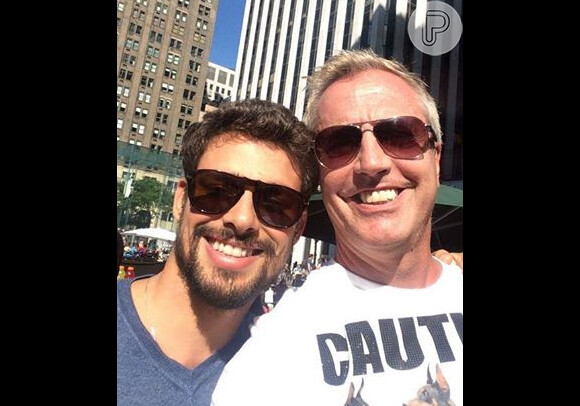 Cauã Reymond posa com o apresentador argentino Marley em Nova York, em 30 de agosto de 2014
