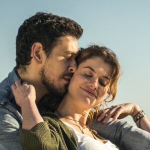 Alain (João Vicente de Castro) e Isabel (Alinne Moraes) vão ter recaída nos próximos capítulos da novela 'Espelho da Vida'