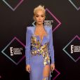 Rita Ora usou  Atelier Versace Fall 2018 no     People's Choice Awards 2018    