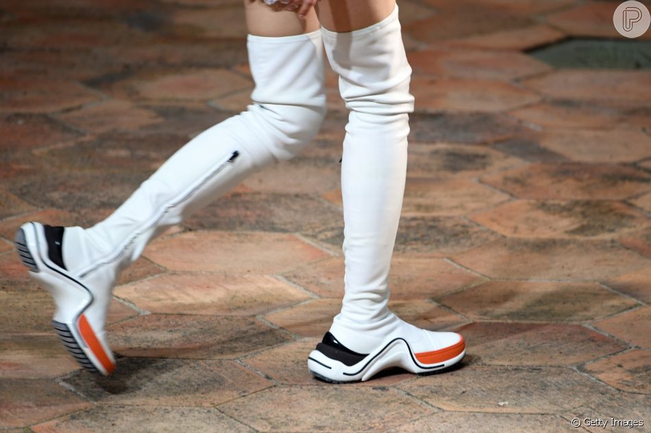 passarela bota over the knee
