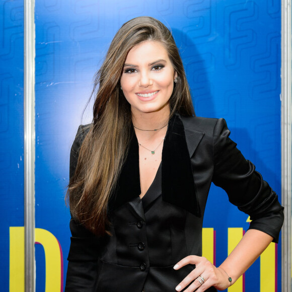 Camila Queiroz será Vanessa Dias na novela 'Verão 90'