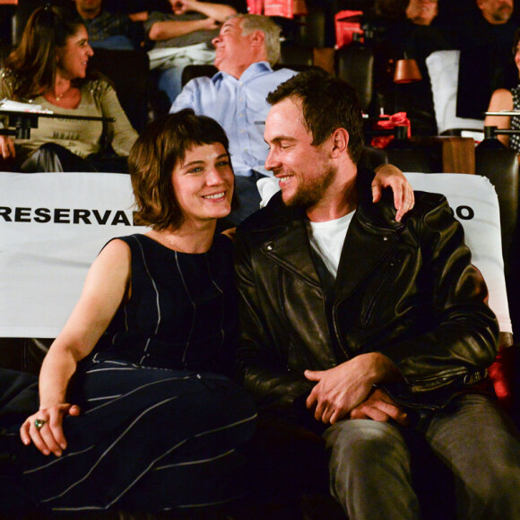 Bianca Bin e Sérgio Guizé se conheceram nos bastidores da novela 'O Outro Lado do Paraíso' e estão juntos desde então