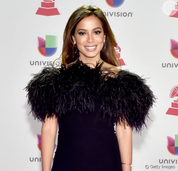 Anitta repete vestido grifado usado por Ariana Grande em ...