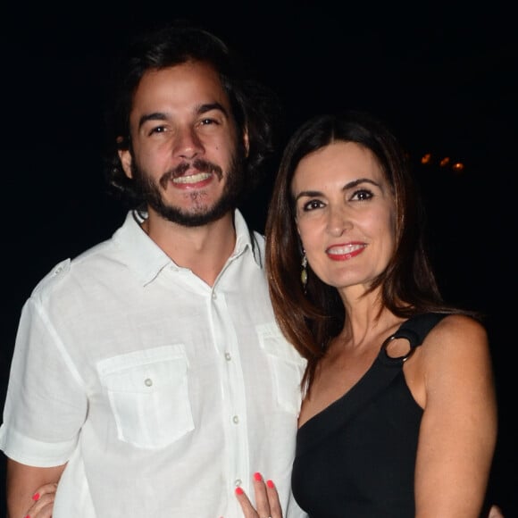 Fátima Bernardes e Túlio Gadêlha se despediram de Paris com selfie no Ponto Zero, em 16 de novembro de 2018