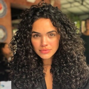 Giovana Cordeiro adota corte mullet para novela 'Verão 90', com estrei prevista para janeiro