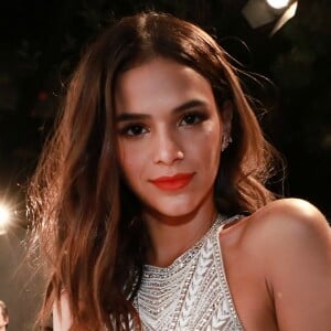 Bruna Marquezine surgiu com quatro novas tatuagens nesta semana