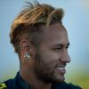 'Manda seu currículo', diz Neymar sobre pedido de namoro
