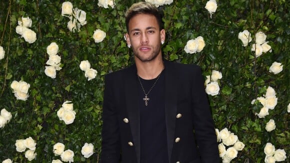 Neymar responde seguidora que declarou querer namorá-lo: 'Manda seu currículo'