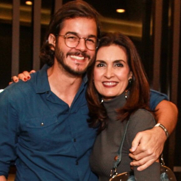Fátima Bernardes visita irmã que mora na França com o namorado, Túlio Gadêlha, neste domingo, dia 18 de janeiro de 2018