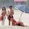 Isis Valverde e Marco Pigossi gravam cenas românticas de 'Boogie Oogie', na praia do Recreio dos Bandeirantes, na Zona Oeste do Rio de Janeiro (4 de setembro de 2014)