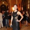 Débora Nascimento aposta no recorte com transparência do vestido Barbara Bela para ir ao Grande Prêmio de Cinema Brasileiro