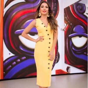 Nos looks de Patrícia Poeta, o amarelo também apareceu em tom pastel, bem mais clarinho e suave