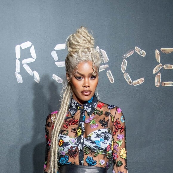 Teyana Taylor prestigia desfile outono 2019 da grife Versace, em Nova York, nos Estados Unidos, na noite de domingo, 2 de dezembro de 2018