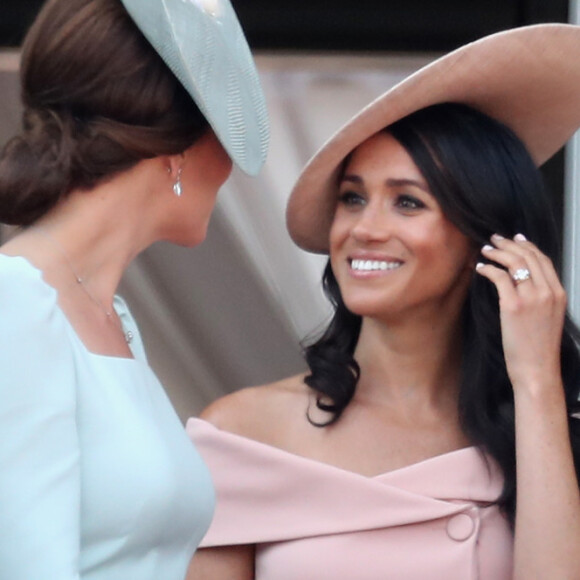 Meghan Markle teria sido repreendida por Kate Middleton por dar ordens aos seus funcionários