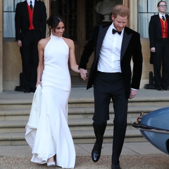 Em sua festa de casamento, Meghan optou por um vestido de Stella McCartney