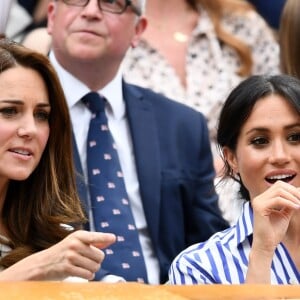 A primeira vez que Kate Middleton e Meghan Markle saíram juntas sem a companhia dos respectivos maridos, William e Harry, foi para uma partida de tênis entre a americana Serena Williams e a alemã Angelique Kerber